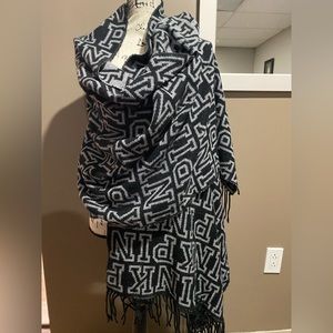 VSPink blanket scarf